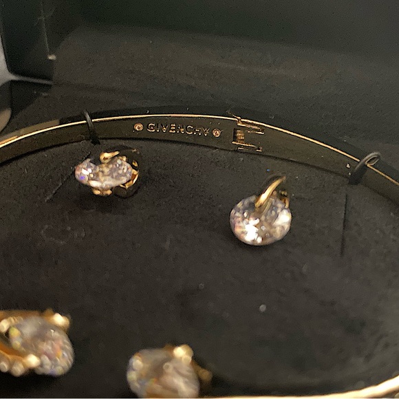 ✨Givenchy - 2-Pc. Set Crystal Cuff Bangle Bracelet & Matching Stud Earrings✨NWT✨ - Picture 10 of 16